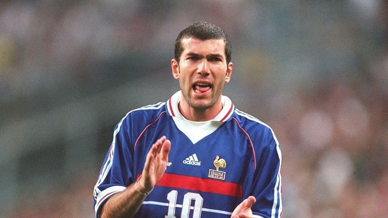 Sự nghiệp bóng đá của cầu thủ đỉnh cao Zinedine Zidane